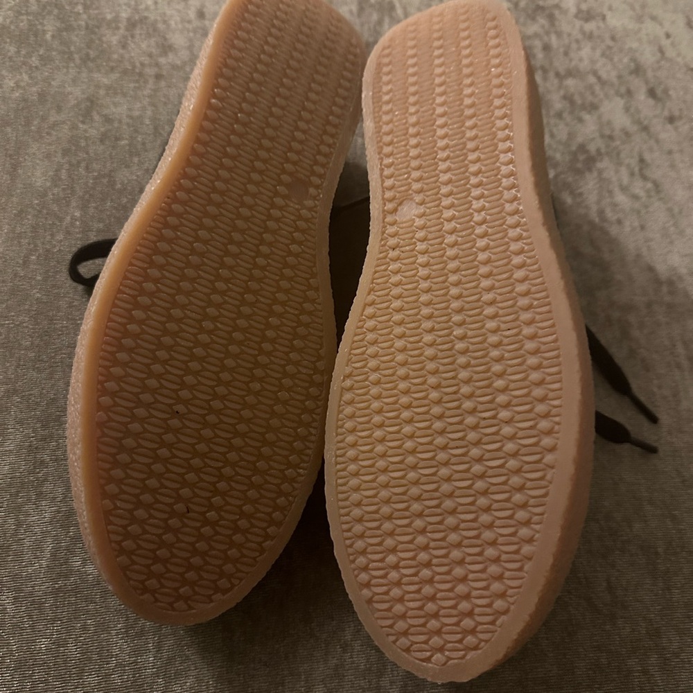 Hush Puppies NWT Bridget Black Suede Sneakers - Picture 8 of 8